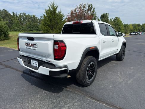 Used 2026 GMC Canyon AT4 AWD/4WD image 8