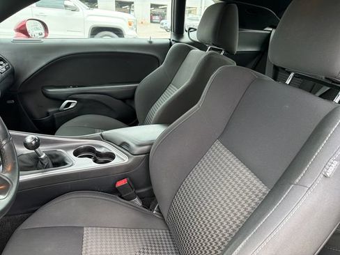 Used 2017 Dodge Challenger R/T RWD image 19