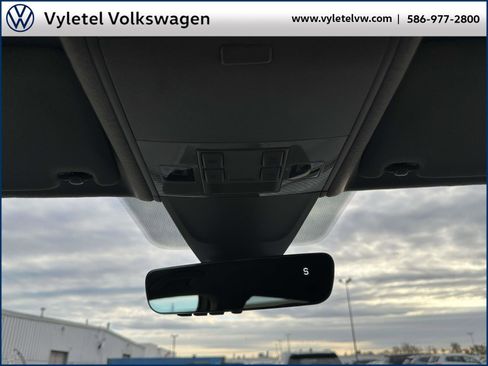 Certified 2022 Volkswagen Tiguan SE image 31