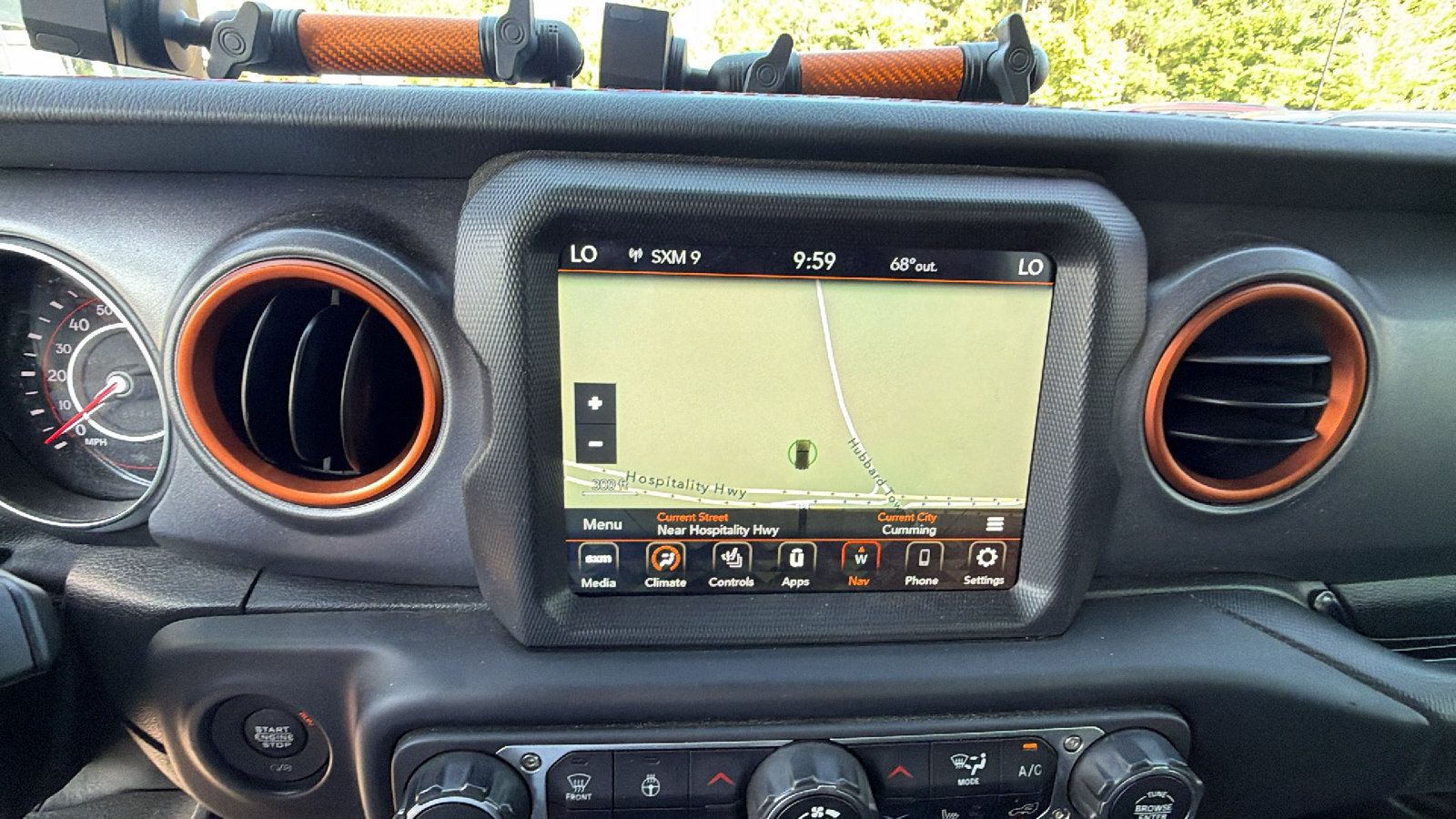 Used 2020 Jeep Gladiator Mojave AWD/4WD image 32
