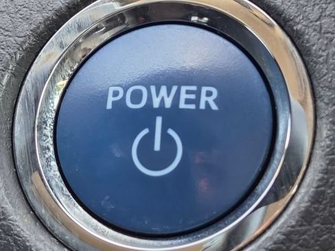 Used 2020 Toyota Camry XLE FWD image 33