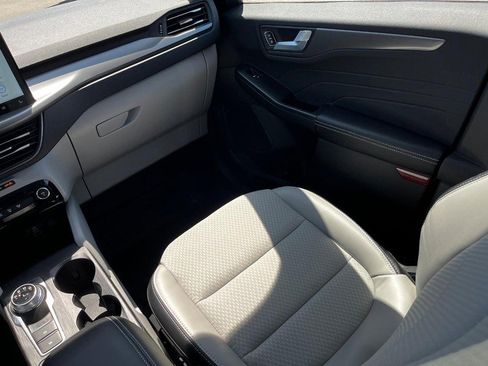New 2025 Ford Escape SE image 8