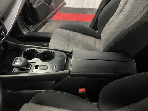 Used 2023 Nissan Rogue SV FWD image 32
