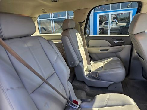 Used 2009 Chevrolet Tahoe LT w/ Luxury Package image 16