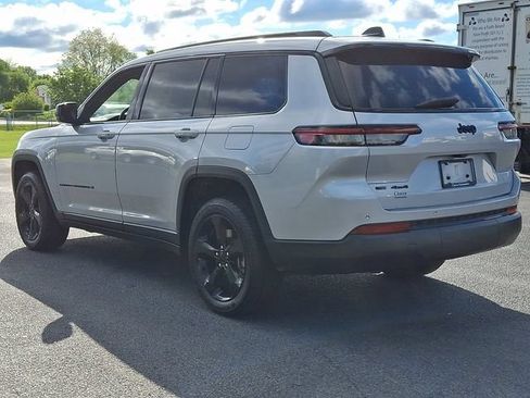 Used 2022 Jeep Grand Cherokee L Laredo AWD/4WD image 7