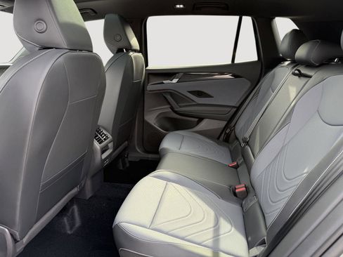 New 2026 Volkswagen Tiguan SE R-Line image 10