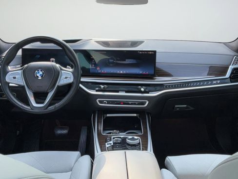 Used 2024 BMW X7 xDrive40i w/ Executive Package AWD/4WD image 12