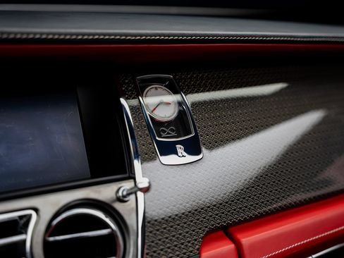 Used 2018 Rolls-Royce Dawn RWD image 50