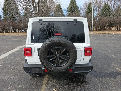 Used 2023 Jeep Wrangler Unlimited Sahara image 5