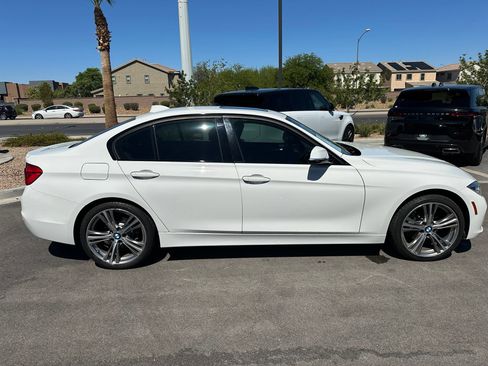 Used 2017 BMW 330i xDrive Sedan AWD/4WD image 3