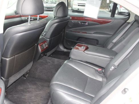 Used 2007 Lexus LS 460 L image 8
