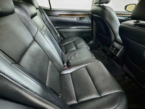 Used 2014 Lexus ES 350 w/ Luxury Package FWD image 36