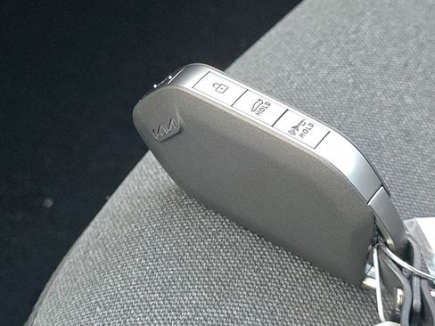New 2025 Kia K4 LXS image 33
