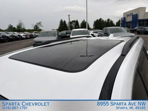 Used 2025 Chevrolet Traverse LT w/ Sun and Wheel Package AWD/4WD image 10