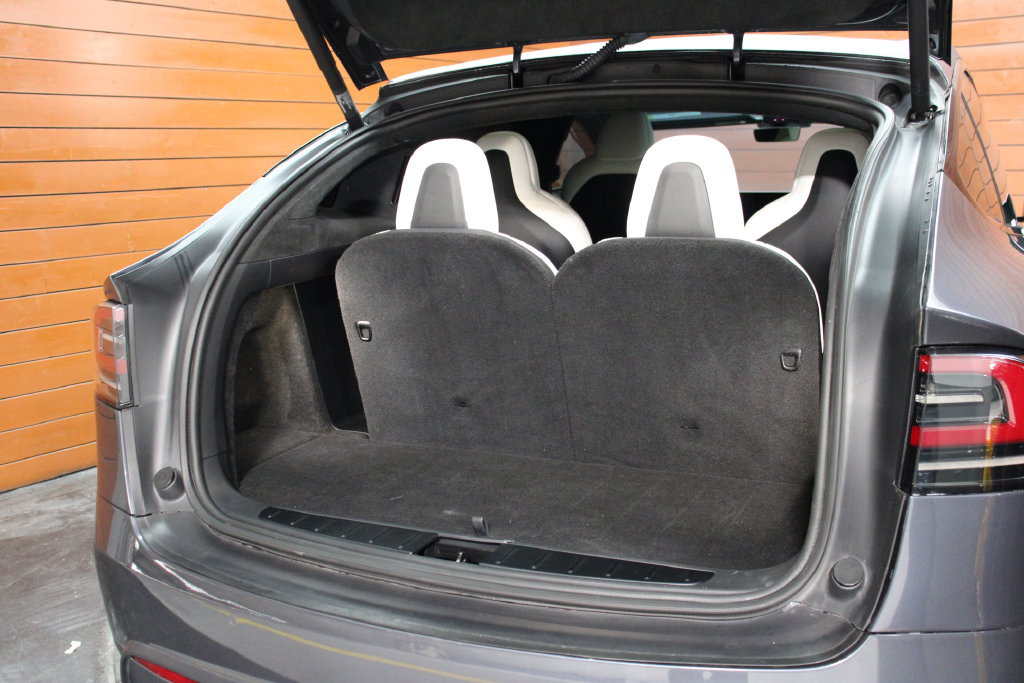 Used 2023 Tesla Model X AWD/4WD image 29