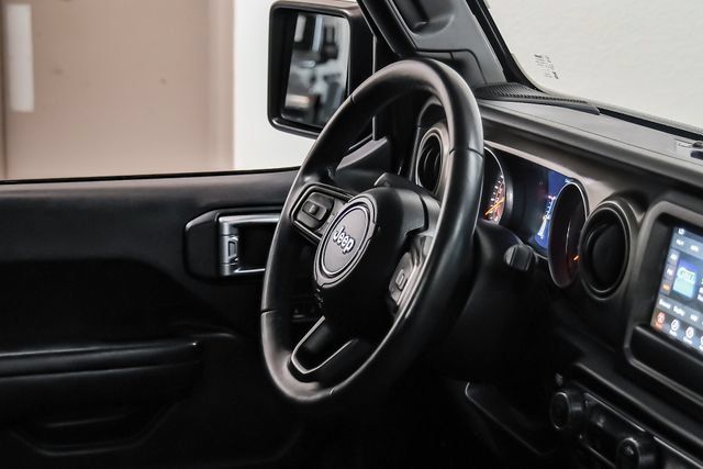 Used 2018 Jeep Wrangler Sport AWD/4WD image 16