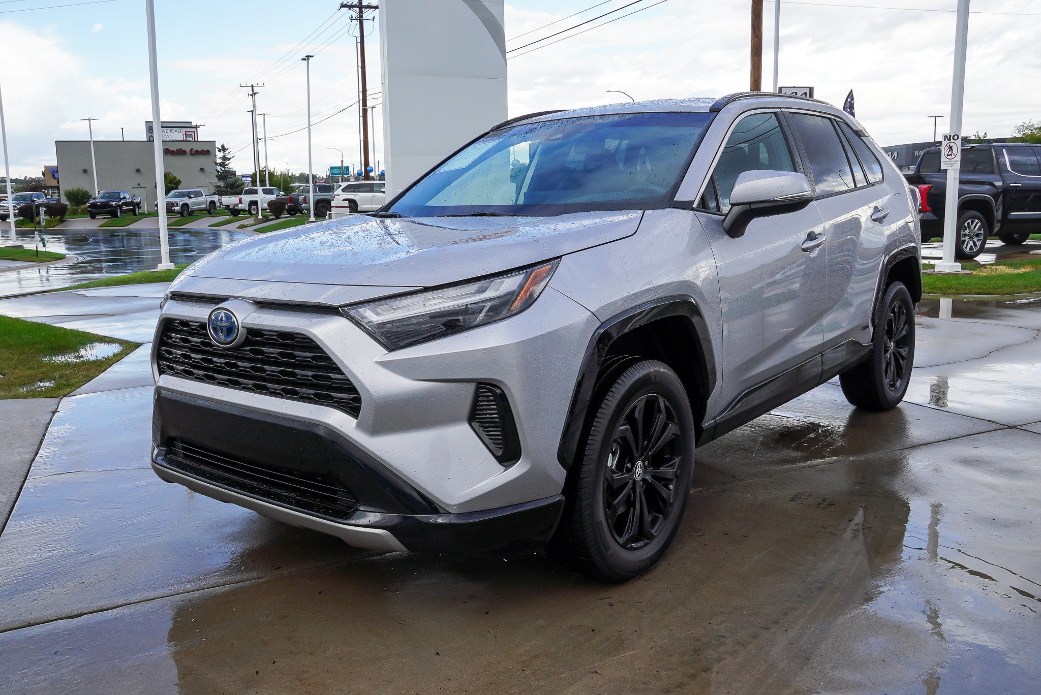Certified 2024 Toyota RAV4 SE AWD/4WD image 4