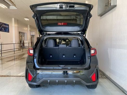 Used 2024 Subaru Crosstrek 2.0i Premium image 8