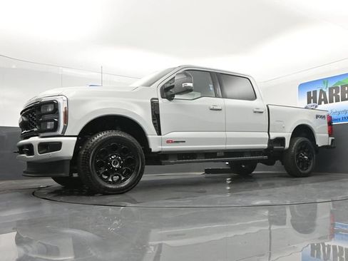 New 2026 Ford F250 Lariat w/ Black Appearance Package AWD/4WD image 19