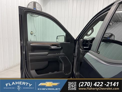 Used 2023 Chevrolet Silverado 1500 LT AWD/4WD image 8