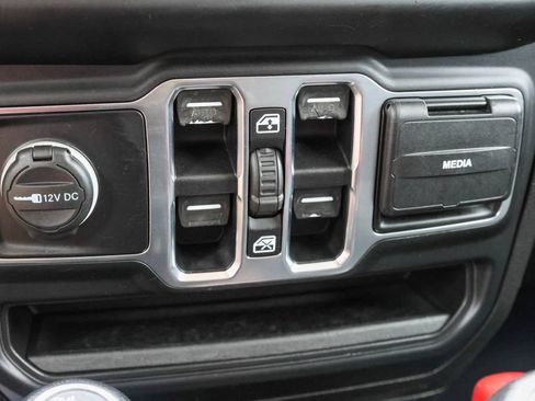 Used 2019 Jeep Wrangler Unlimited Sport S AWD/4WD image 19