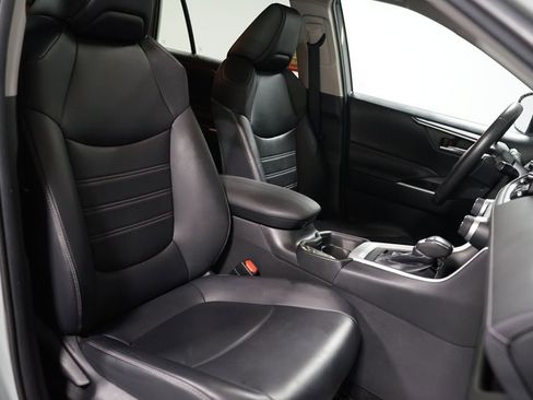 Used 2021 Toyota RAV4 XLE Premium FWD image 27
