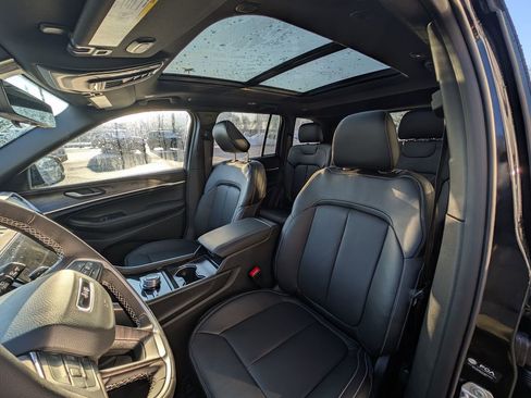 New 2026 Jeep Grand Cherokee Limited image 13