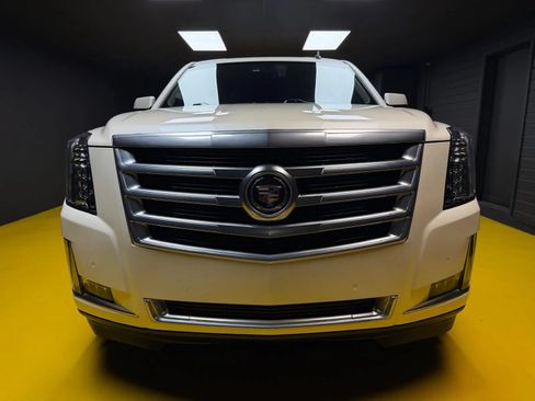 Used 2015 Cadillac Escalade Premium AWD/4WD image 2