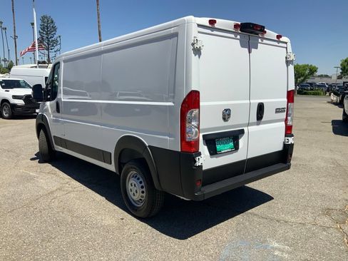 Used 2025 RAM ProMaster 2500 w/ Convenience Group FWD image 13