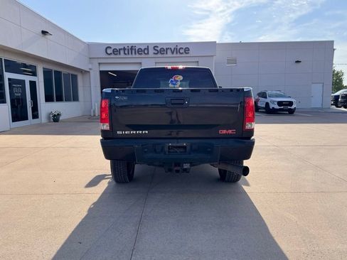 Used 2014 GMC Sierra 2500 Denali w/ Suspension Package, Off-Road AWD/4WD image 4