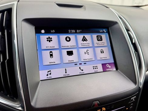 Used 2019 Ford Edge Titanium w/ Cold Weather Package FWD image 27