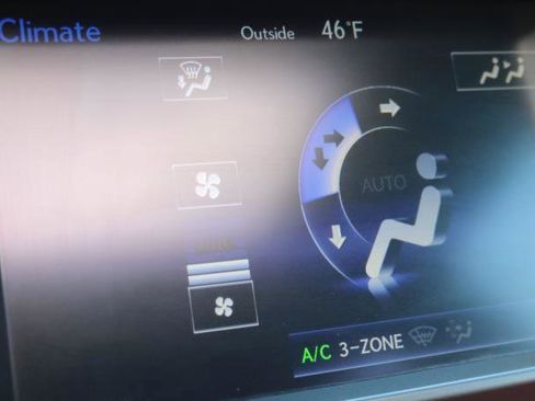 Used 2020 Lexus GX 460 Premium w/ Premium Package image 19