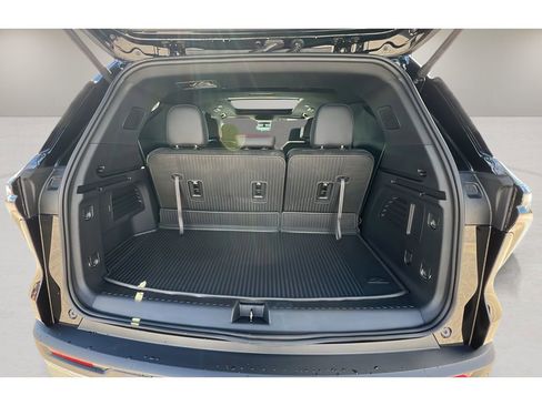 New 2026 Chevrolet Traverse Z71 w/ Driver Confidence Package AWD/4WD image 30