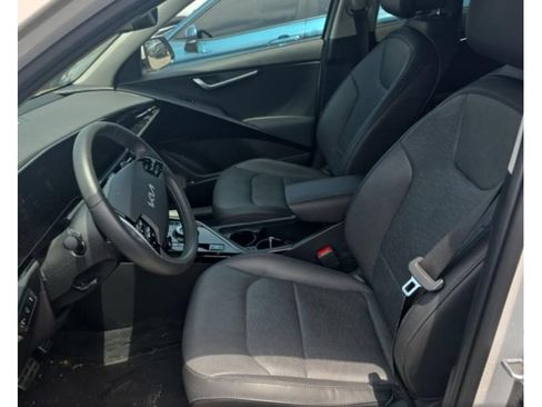 Used 2023 Kia Niro Wave FWD image 5
