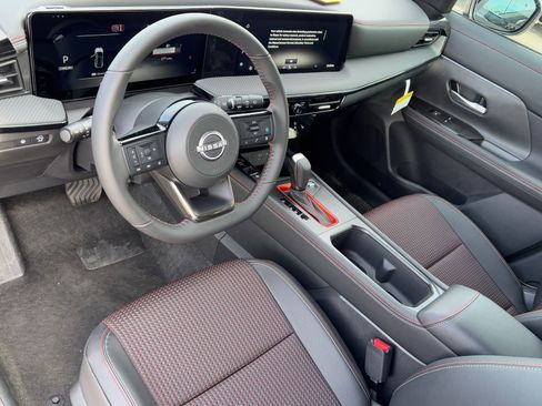 New 2026 Nissan Kicks SR w/ Cold Weather Package image 18