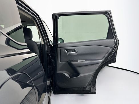 Used 2025 Nissan Rogue SV AWD/4WD image 30