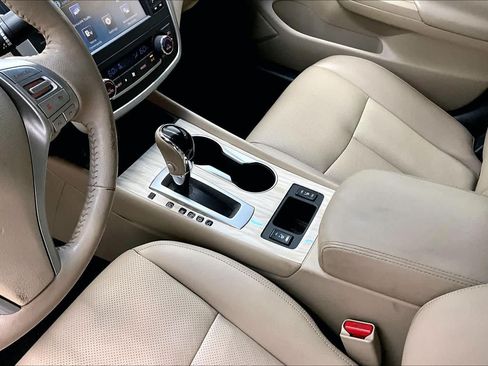 Used 2016 Nissan Altima 2.5 SL w/ 2.5 Technology Package FWD image 16
