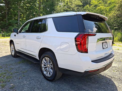 Used 2023 GMC Yukon SLT w/ SLT Luxury Package AWD/4WD image 22