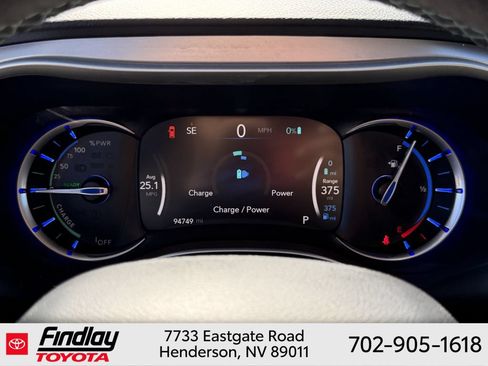 Used 2018 Chrysler Pacifica Touring-L FWD image 21