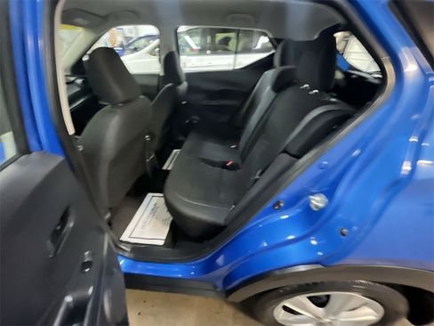 Used 2022 Nissan Kicks S image 21