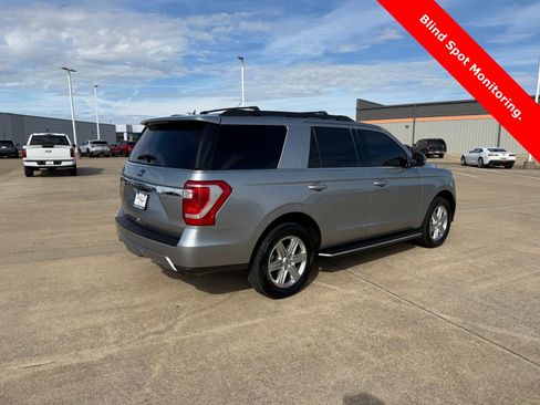 Used 2021 Ford Expedition XLT image 5