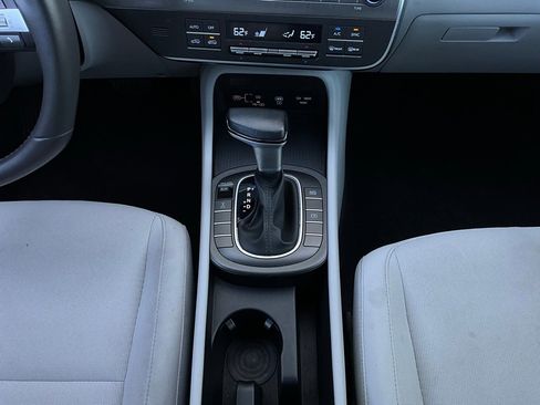 Used 2025 Hyundai Kona SEL image 14