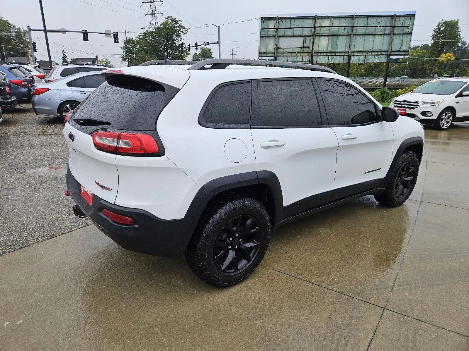 Used 2017 Jeep Cherokee Trailhawk w/ Trailer Tow Group AWD/4WD image 6