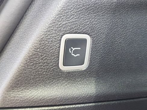 New 2026 Chrysler Pacifica Select image 18