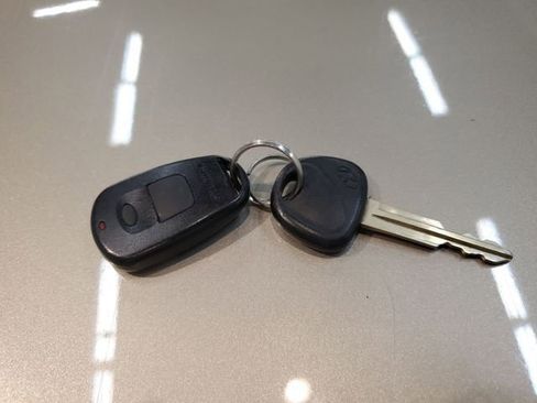 Used 2003 Hyundai Elantra GLS image 30