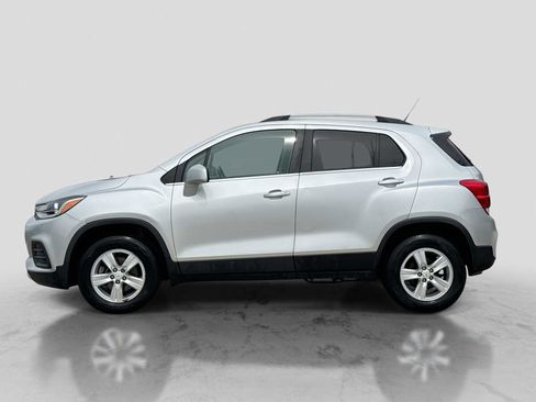 Used 2019 Chevrolet Trax LT w/ LT Convenience Package AWD/4WD image 3