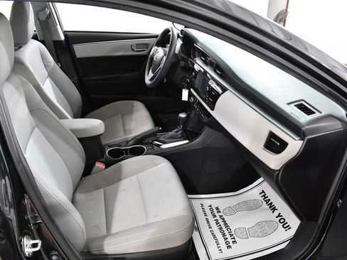 Used 2016 Toyota Corolla LE FWD image 10