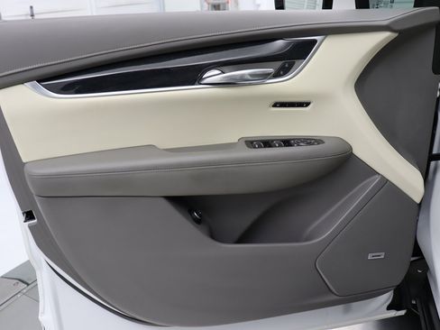 Used 2022 Cadillac XT6 Premium Luxury image 42