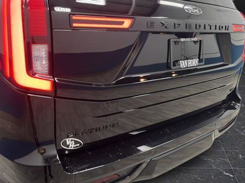 Used 2025 Ford Expedition Max Platinum w/ Stealth Appearance Package AWD/4WD image 44