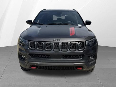 Used 2024 Jeep Compass Trailhawk AWD/4WD image 2